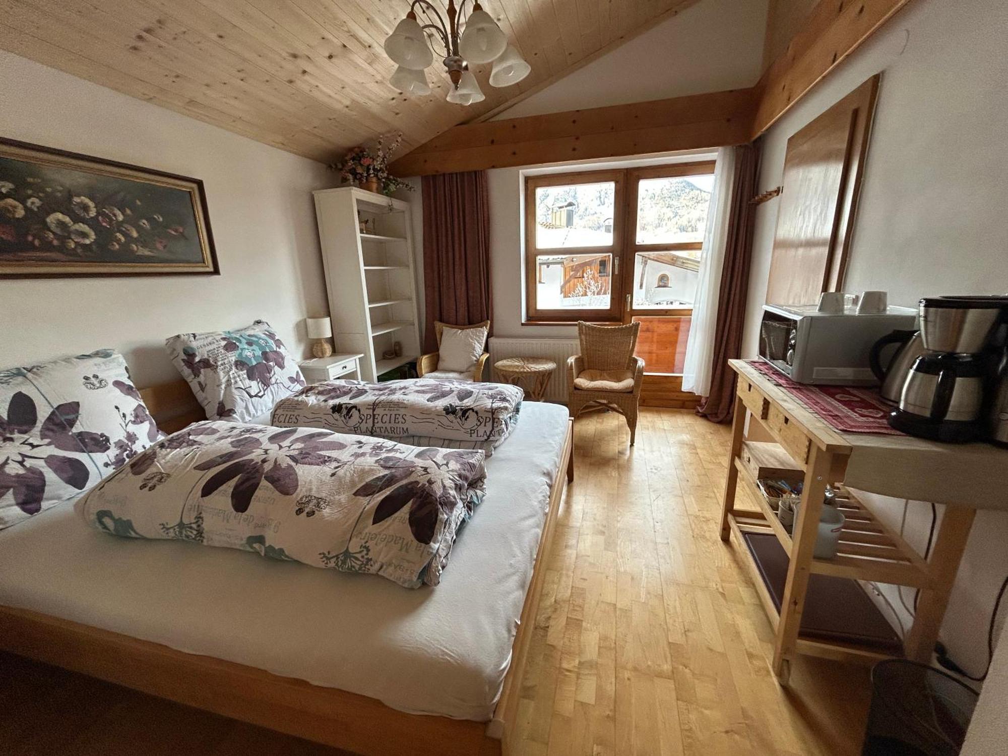 Bijou Guest House Мидерс Екстериор снимка